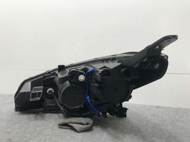 リーフ ZE1 純正 右 ヘッドライト/ランプ LED レベライザー 刻印P ICHIKOH 1954/26010 5SK5A 26025-5SK5A 日産(133954)