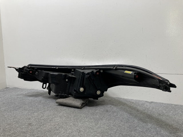 C-HR/CHR/G ZYX10/NGX10/NGX50 純正 中期 右 ヘッドライト/ランプ LED 刻印7 KOITO 10-111 81145-10A20 トヨタ(133956)