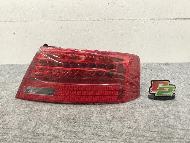 新品!A5(B8) 8T系 社外 後期 右 テールランプ/ライト/レンズ LED Magneti Marelli(マニェーティマレッリ)製 8T0945096H アウディ(133957)