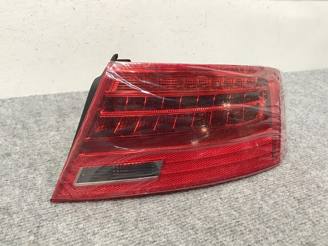 新品!A5(B8) 8T系 社外 後期 右 テールランプ/ライト/レンズ LED Magneti Marelli(マニェーティマレッリ)製 8T0945096H アウディ(133957)