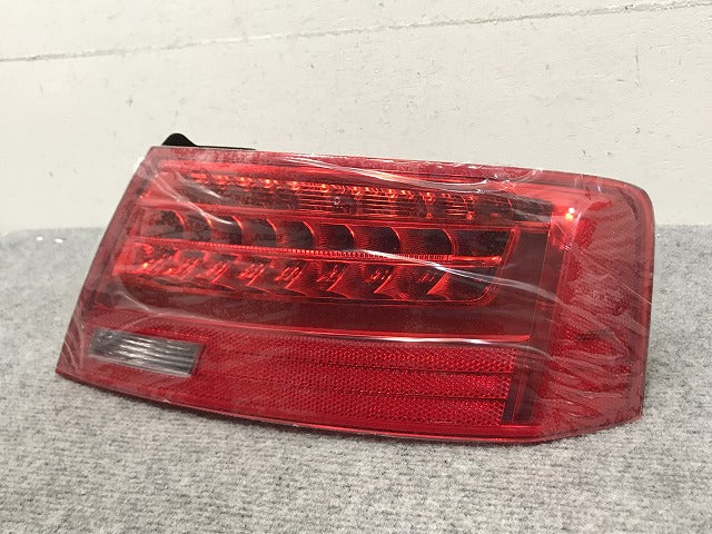 新品!A5(B8) 8T系 社外 後期 右 テールランプ/ライト/レンズ LED Magneti Marelli(マニェーティマレッリ)製 8T0945096H アウディ(133957)