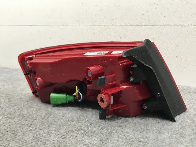 新品!A5(B8) 8T系 社外 後期 右 テールランプ/ライト/レンズ LED Magneti Marelli(マニェーティマレッリ)製 8T0945096H アウディ(133959)