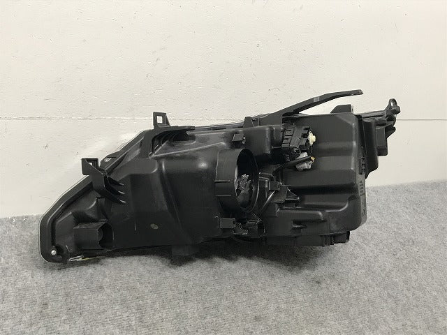 セレナ/ハイウェイスター/S/X/G/XV C27/GC/GFC/GNC/GFNC27/HFC27/HC27 純正 前期 右ヘッドライト レベライザーLED 刻印Z 100-23721(133995)