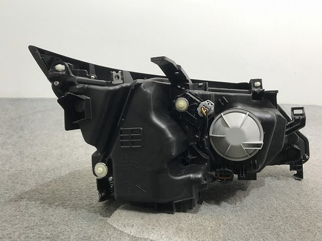 セレナ/ハイウェイスター/S/X/G/XV C27/GC/GFC/GNC/GFNC/HFC/HC 純正 前期 左 ヘッドライト LED Z 100-23721 26060-5TF5A(133997)