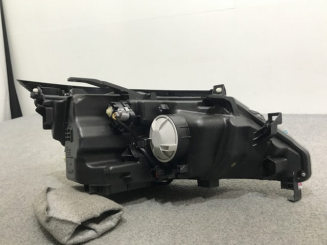 セレナ/ハイウェイスター/S/X/G/XV C27/GC/GFC/GNC/GFNC/HFC/HC 純正 前期 左 ヘッドライト LED Z 100-23721 26060-5TF5A(133997)