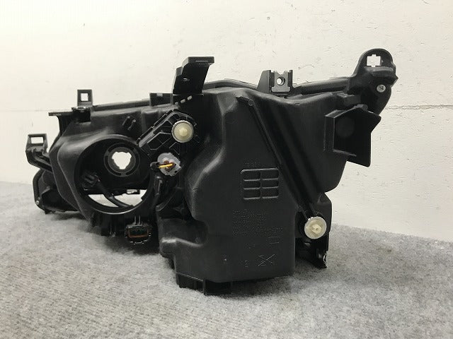セレナ/ハイウェイスター/S/X/G/XV C27/GC/GFC/GNC/GFNC/HFC/HC 純正 前期 右ヘッドライト LED レベ付 100-23721 26025-5TF5A(134002)