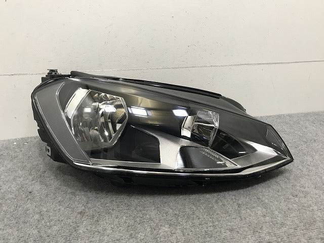 新品!ゴルフ7/GOLF VII 5G/AU 純正 前期 右 ヘッドライト/ランプ ハロゲン VALEO 5G2 941 006 E 5G2941006E フォルクスワーゲン(134007)