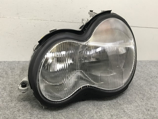 新品!Cクラス W203 社外 左 ヘッドライト ハロゲン AL Automotive Lighting 0 301 166 601/LE98C646 2038200761 メルセデスベンツ(134031)