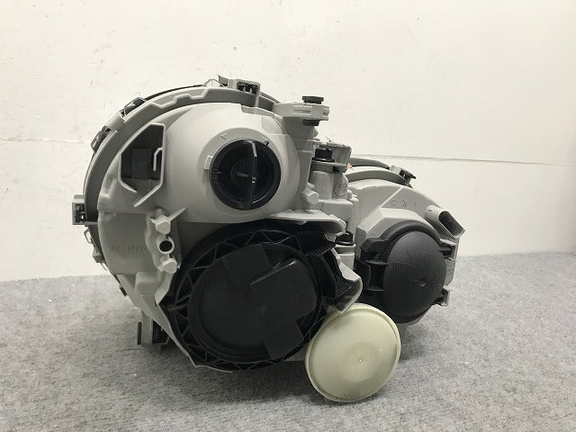 新品!Cクラス W203 社外 左 ヘッドライト ハロゲン AL Automotive Lighting 0 301 166 601/LE98C646 2038200761 メルセデスベンツ(134032)