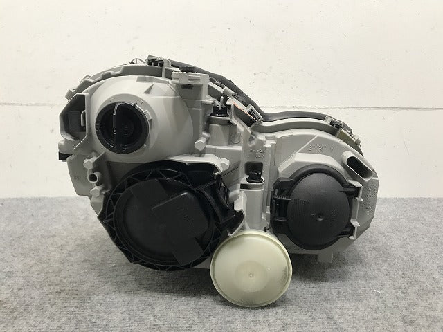 新品!Cクラス W203 社外 左 ヘッドライト ハロゲン AL Automotive Lighting 0 301 166 601/LE98C646 2038200761 メルセデスベンツ(134032)