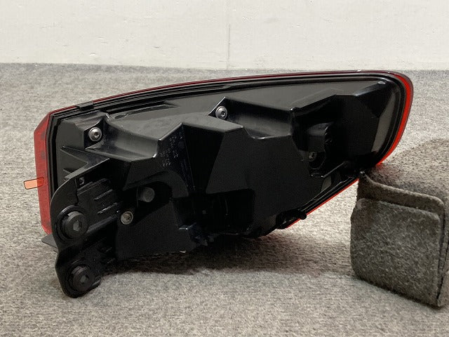 Q3 F3 純正 左 テールランプ/ライト/レンズ LED 83A.945.091/83A945091 アウディ(134103)