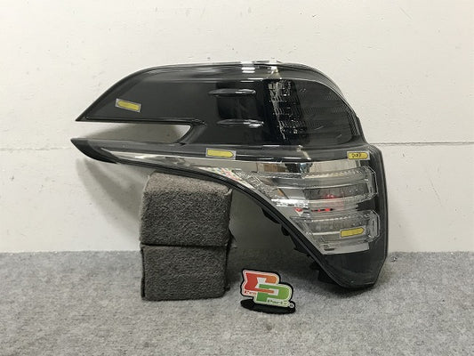 ヴェルファイア 30系/AGH30W/AGH35W/GGH30W/GGH35W/AYH30W 純正 前期 左 テールランプ/ライト/レンズ LED KOITO 58-69 トヨタ(134123)