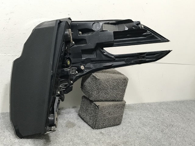 ヴェルファイア 30系/AGH30W/AGH35W/GGH30W/GGH35W/AYH30W 純正 前期 左 テールランプ/ライト/レンズ LED KOITO 58-69 トヨタ(134123)