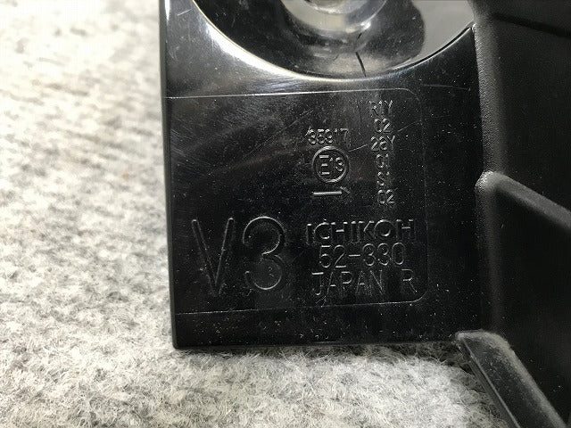ヤリスクロス/ハイブリッド MXPB10/MXPB15/MXPJ10/MXPJ15 純正 右 テールランプ LED 刻印V3 ICHIKOH 52-330 81551-52E60 トヨタ(134125)