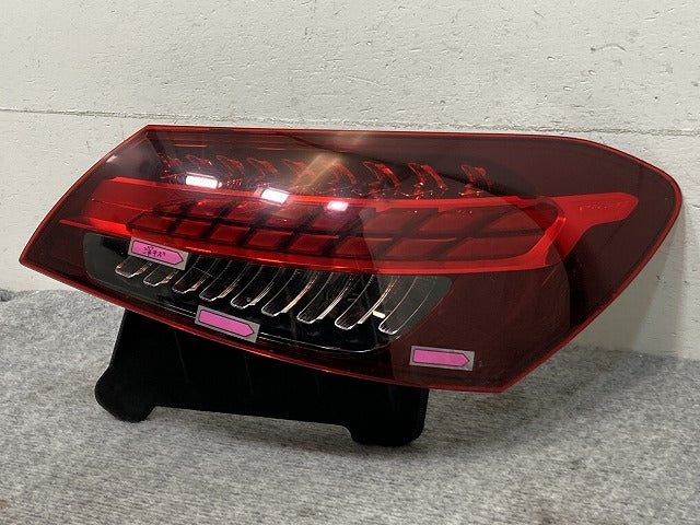 Eクラス/セダン W213 純正 後期 右 テールランプ/ライト/レンズ LED AL Automotive Lighting A2139065409 メルセデスベンツ(134137)