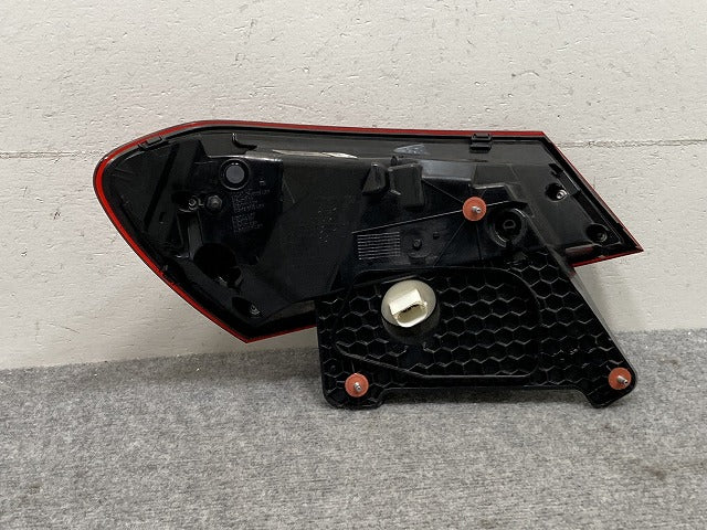 Eクラス/セダン W213 純正 後期 右 テールランプ/ライト/レンズ LED AL Automotive Lighting A2139065409 メルセデスベンツ(134137)