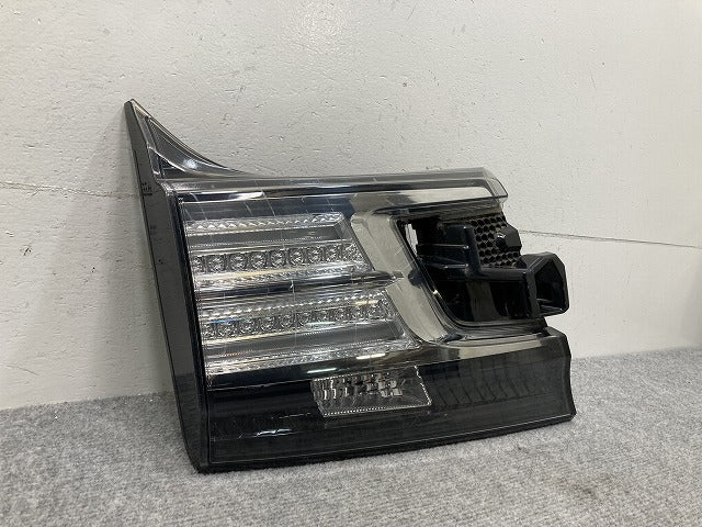 ヴェルファイア 30系/AGH30W/AGH35W/GGH30W/GGH35W/AYH30W 純正 前期 左 テールランプ/フィニッシャーランプ/内側 LED KOITO 58-72(134194)