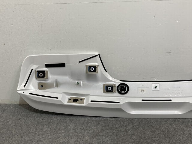 新車取り外し!ランドクルーザー/ランクル FJA300W/VJA300W 純正 リア ルーフスポイラー/ウィング 76085-60130 プレシャスホワイトパール 090(134308)