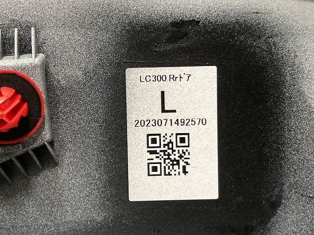 新車外し!ランドクルーザー/ランクル FJA300W/VJA300W 純正 左 リア ドア/オーバーフェンダー/フェンダーアーチモール 75078-60060(134321)