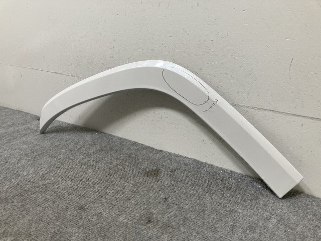 新車取り外し!ランドクルーザー/ランクル FJA300W/VJA300W 純正 右 リア クォーター/オーバーフェンダー 75605-60120/1/2 ホワイトパール 090(134323)