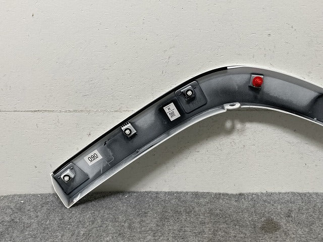 新車取り外し!ランドクルーザー/ランクル FJA300W/VJA300W 純正 右 リア クォーター/オーバーフェンダー 75605-60120/1/2 ホワイトパール 090(134323)