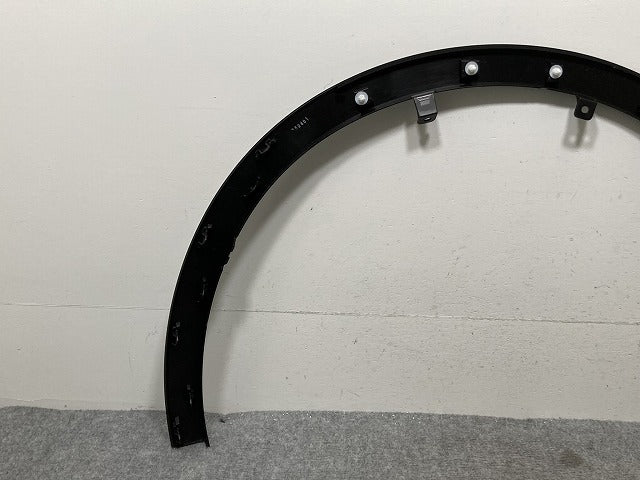 新車取り外し!クラウン/クロスオーバー TZSH35/AZSH35 純正 右 フロント フェンダーアーチモール/オーバーフェンダー 75601-30130 素地 トヨタ(134327)