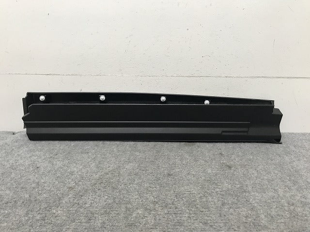 新車取り外し!クラウン/クロスオーバー TZSH35/AZSH35 純正 右 リア ドア サイドパネル/アンダーパネル 75077-30030 素地 トヨタ(134346)