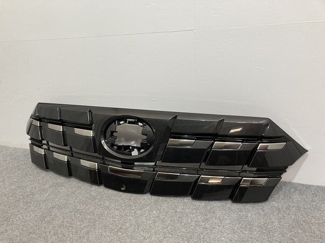 新車取り外し!アルファード 40系/AGH40W/AGH45W 純正 フロント グリル/ラジエーターグリル カメラ穴付 53111-V2010 トヨタ(134351)