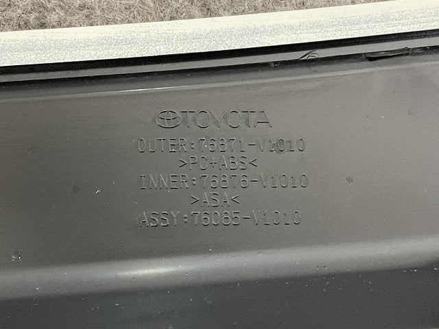 新車取り外し!ヴォクシー/ノア/S/Z 90系/ZWR90W/ZWR95W/MZRA90W/MZRA95W 純正 リア ルーフスポイラー/ウィング 76871-V1010 070(134354)
