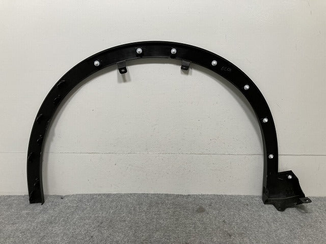 新車取り外し!クラウン/クロスオーバー TZSH35/AZSH35 純正 右 フロント フェンダーアーチモール/オーバーフェンダー 75601-30130 素地 トヨタ(134364)