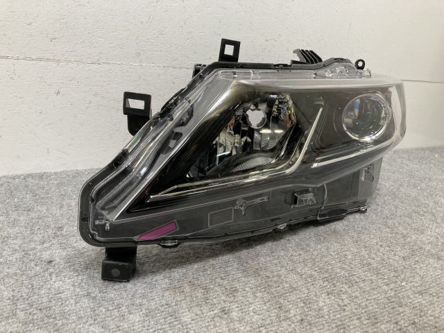 セレナ/ハイウェイスター/S/X/G/XV C27/GC27/GFC27/GNC27/GFNC27/HFC27/HC27 純正 前期 左 ヘッドライト LED レベ 100-23721(134385)