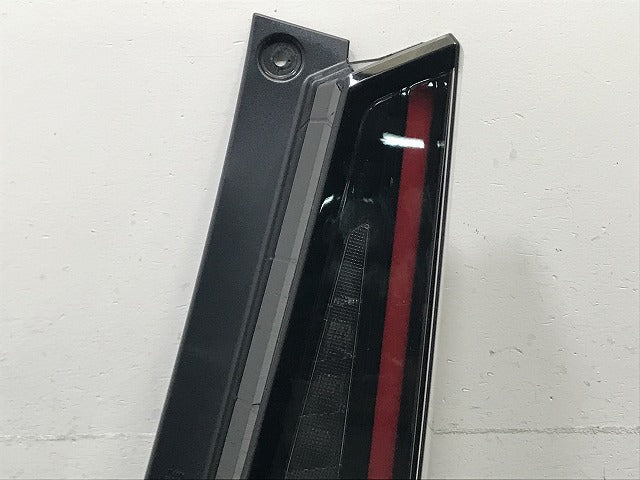 セレナ/ハイウェイスター ルキシオン e-POWER C28/NC28/FC28/FNC28/GC28/GFC28 純正 右 テールランプ LED KOITO 220-2379Y 日産(134390)