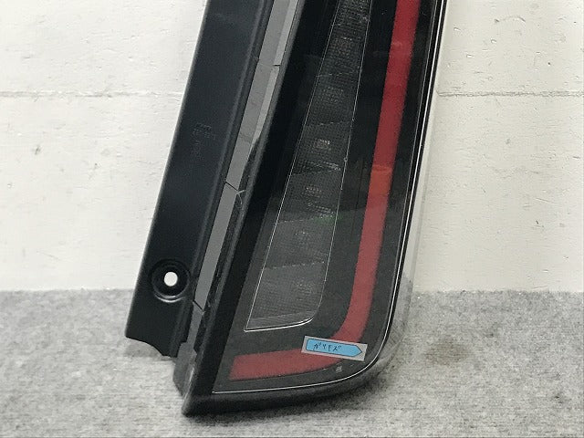 セレナ/ハイウェイスター ルキシオン e-POWER C28/NC28/FC28/FNC28/GC28/GFC28 純正 右 テールランプ LED KOITO 220-2379Y 日産(134390)