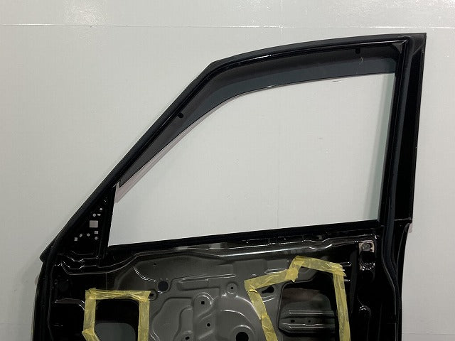 セレナ/ハイウェイスター C27/GC27/GFC27/GNC27/GFNC27/HFC27 純正 右 フロント ドア バイザー付 ダイヤモンドブラック G41 日産(134428)