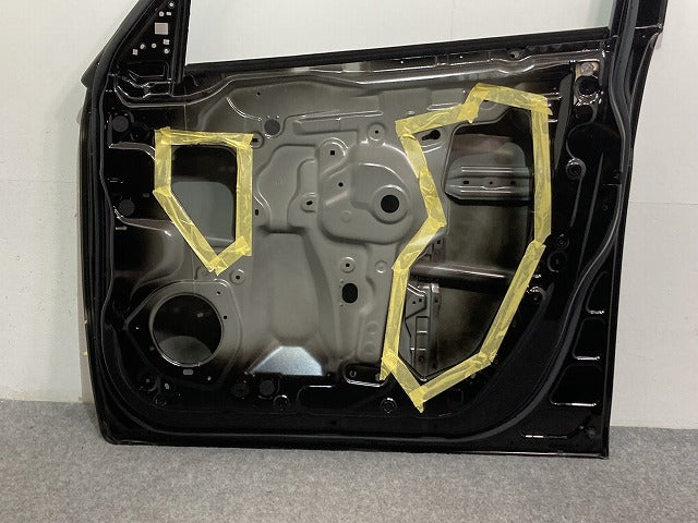 セレナ/ハイウェイスター C27/GC27/GFC27/GNC27/GFNC27/HFC27 純正 右 フロント ドア バイザー付 ダイヤモンドブラック G41 日産(134428)