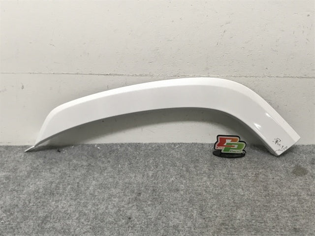 新車取り外し!ランドクルーザー/ランクル FJA300W/VJA300W 純正 左 リア ドア/オーバーフェンダー/フェンダーアーチモール 75078-60060 090 トヨタ(134450)
