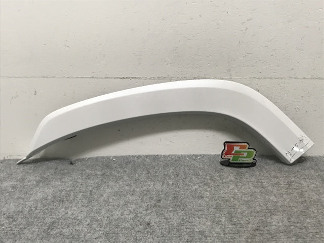 新車取り外し!ランドクルーザー/ランクル FJA300W/VJA300W 純正 左 リア ドア/オーバーフェンダー/フェンダーアーチモール 75078-60060(134452)