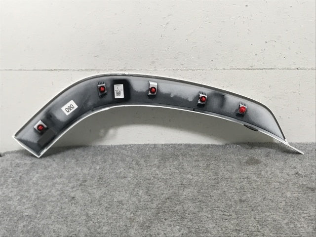 新車取り外し!ランドクルーザー/ランクル FJA300W/VJA300W 純正 左 リア ドア/オーバーフェンダー/フェンダーアーチモール 75078-60060(134452)