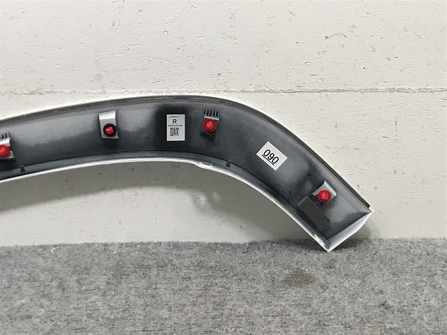 新車取り外し!ランドクルーザー/ランクル FJA300W/VJA300W 純正 右 リア ドア/オーバーフェンダー/フェンダーアーチモール 75077-60060/1/2 090(134453)