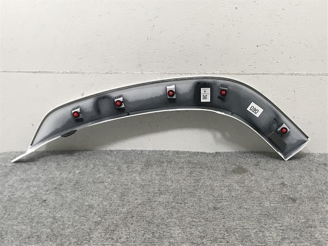 新車取り外し!ランドクルーザー/ランクル FJA300W/VJA300W 純正 右 リア ドア/オーバーフェンダー/フェンダーアーチモール 75077-60060/1/2 090(134457)