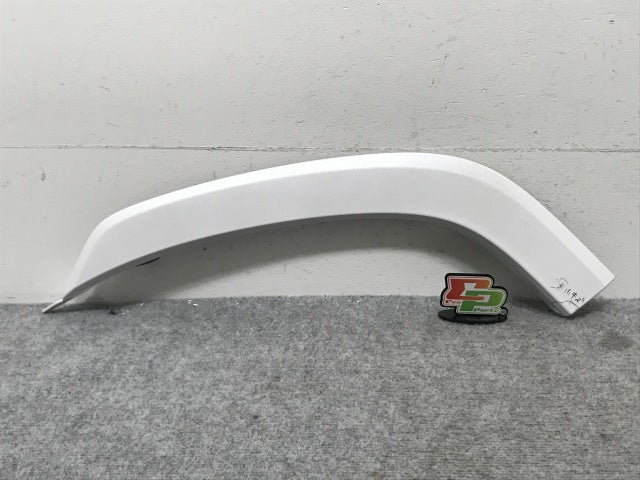 新車取り外し!ランドクルーザー/ランクル FJA300W/VJA300W 純正 左 リア ドア/オーバーフェンダー/フェンダーアーチモール 75078-60060 090 トヨタ(134458)