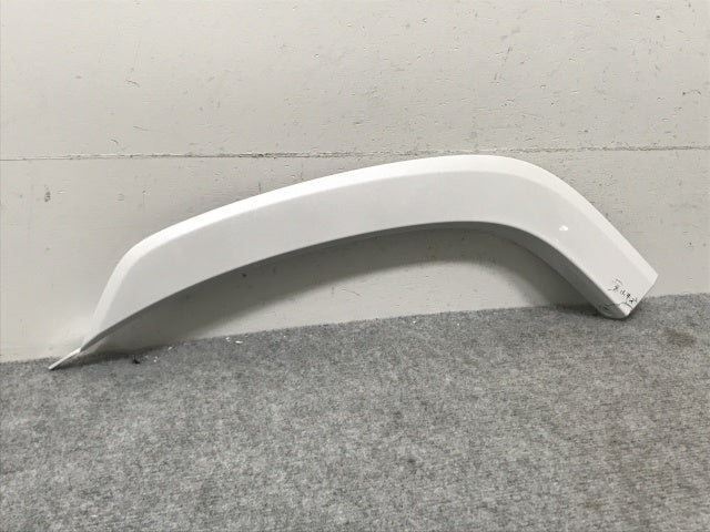 新車取り外し!ランドクルーザー/ランクル FJA300W/VJA300W 純正 左 リア ドア/オーバーフェンダー/フェンダーアーチモール 75078-60060 090 トヨタ(134458)