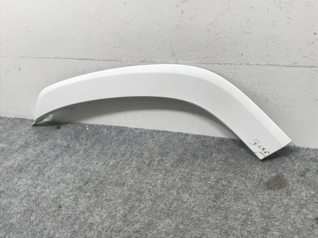 新車取り外し!ランドクルーザー/ランクル FJA300W/VJA300W 純正 左 リア ドア/オーバーフェンダー/フェンダーアーチモール 75078-60060 090 トヨタ(134458)