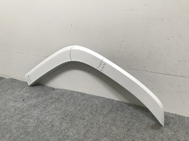 新車外し!ランドクルーザー/ランクル FJA300W/VJA300W 純正 左 リア クォーター/オーバーフェンダー/フェンダーアーチモール 75606-60120 ホワイト 090(134461)