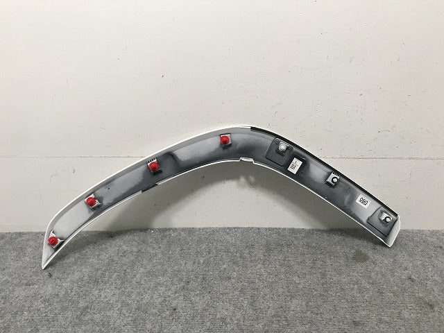 新車外し!ランドクルーザー/ランクル FJA300W/VJA300W 純正 左 リア クォーター/オーバーフェンダー/フェンダーアーチモール 75606-60120 ホワイト 090(134461)