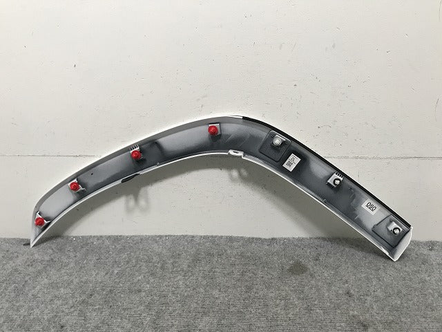 新車外し!ランドクルーザー/ランクル FJA300W/VJA300W 純正 左 リア クォーター/オーバーフェンダー/フェンダーアーチモール 75606-60120 ホワイト 090(134462)