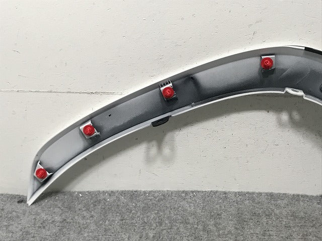 新車外し!ランドクルーザー/ランクル FJA300W/VJA300W 純正 左 リア クォーター/オーバーフェンダー/フェンダーアーチモール 75606-60120 ホワイト 090(134462)