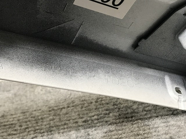 新車外し!ランドクルーザー/ランクル FJA300W/VJA300W 純正 左 リア クォーター/オーバーフェンダー/フェンダーアーチモール 75606-60120 ホワイト 090(134464)