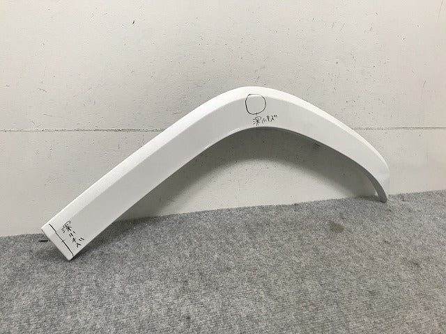 新車外し!ランドクルーザー/ランクル FJA300W/VJA300W 純正 左 リア クォーター/オーバーフェンダー/フェンダーアーチモール 75606-60120 ホワイト 090(134465)