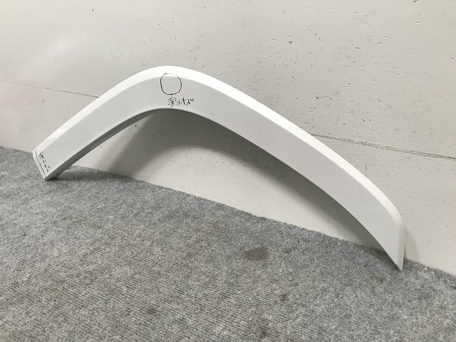 新車外し!ランドクルーザー/ランクル FJA300W/VJA300W 純正 左 リア クォーター/オーバーフェンダー/フェンダーアーチモール 75606-60120 ホワイト 090(134465)